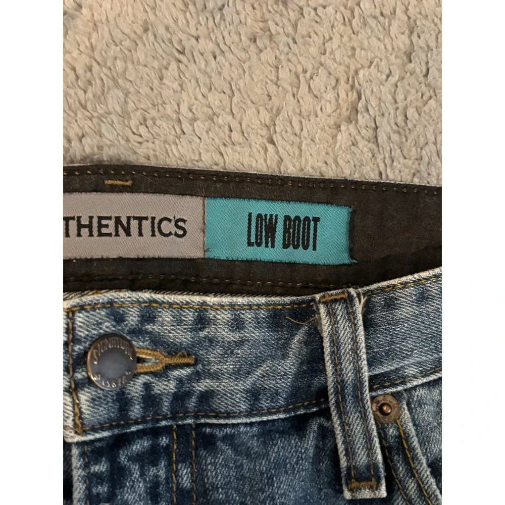 Levi Strauss Signature Authentic Jeans Mens 36x32 Low Boot Distressed Denim